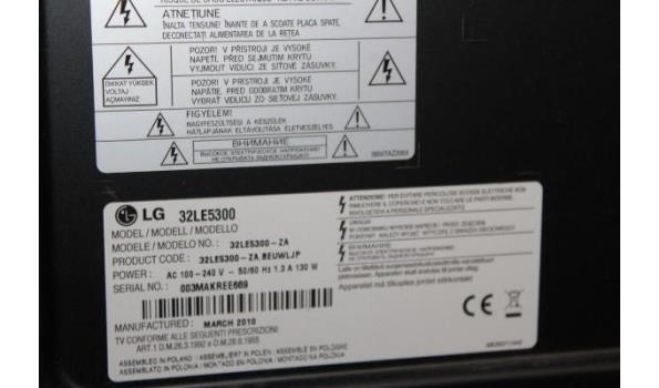 flat tv LG 32LE5300, werking niet gekend, zonder afstandsbediening plus tv wandhouder TITAN